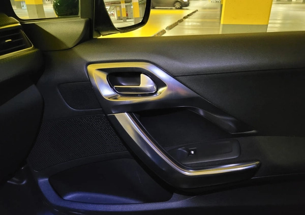 Peugeot 2008 cena 49500 przebieg: 236000, rok produkcji 2016 z Poznań małe 277